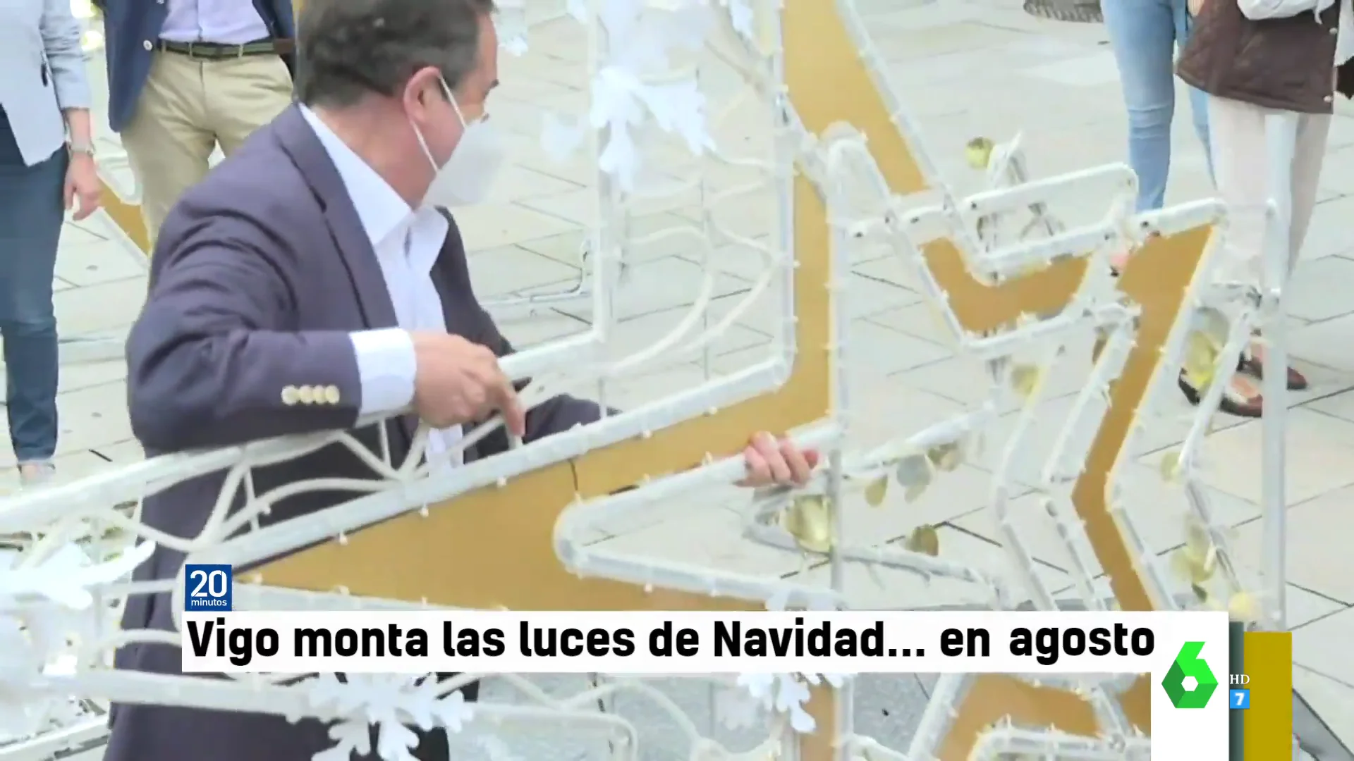 La reacción de Dani Mateo al ver las luces de Navidad de Vigo en pleno agosto