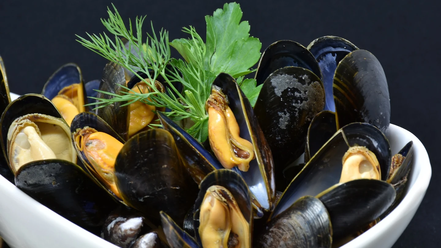 Cómo limpiar (rápido y en sencillos pasos) mejillones Cómo limpiar (rápido y en sencillos pasos) mejillones