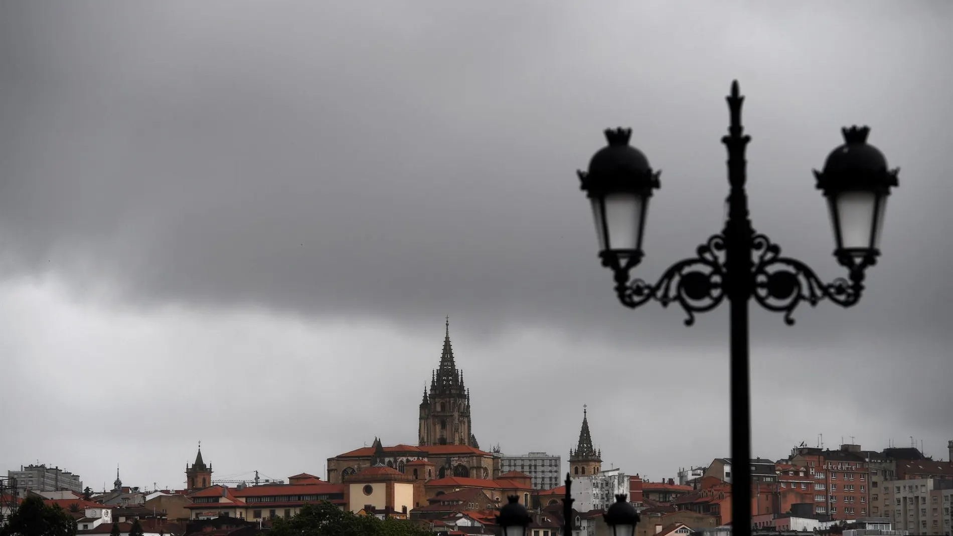 Nubes sobre Oviedo (Archivo)