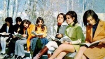 No, esta imagen no es de Afganistán en los años 70: es de Irán