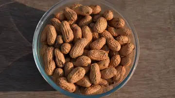 El consumo excesivo de cacahuetes por parte de personas con cáncer podría propagar la enfermedad El consumo excesivo de cacahuetes por parte de personas con cáncer podría propagar la enfermedad