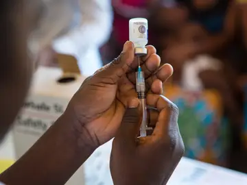 Vacunas para niños en África y Latinoamérica