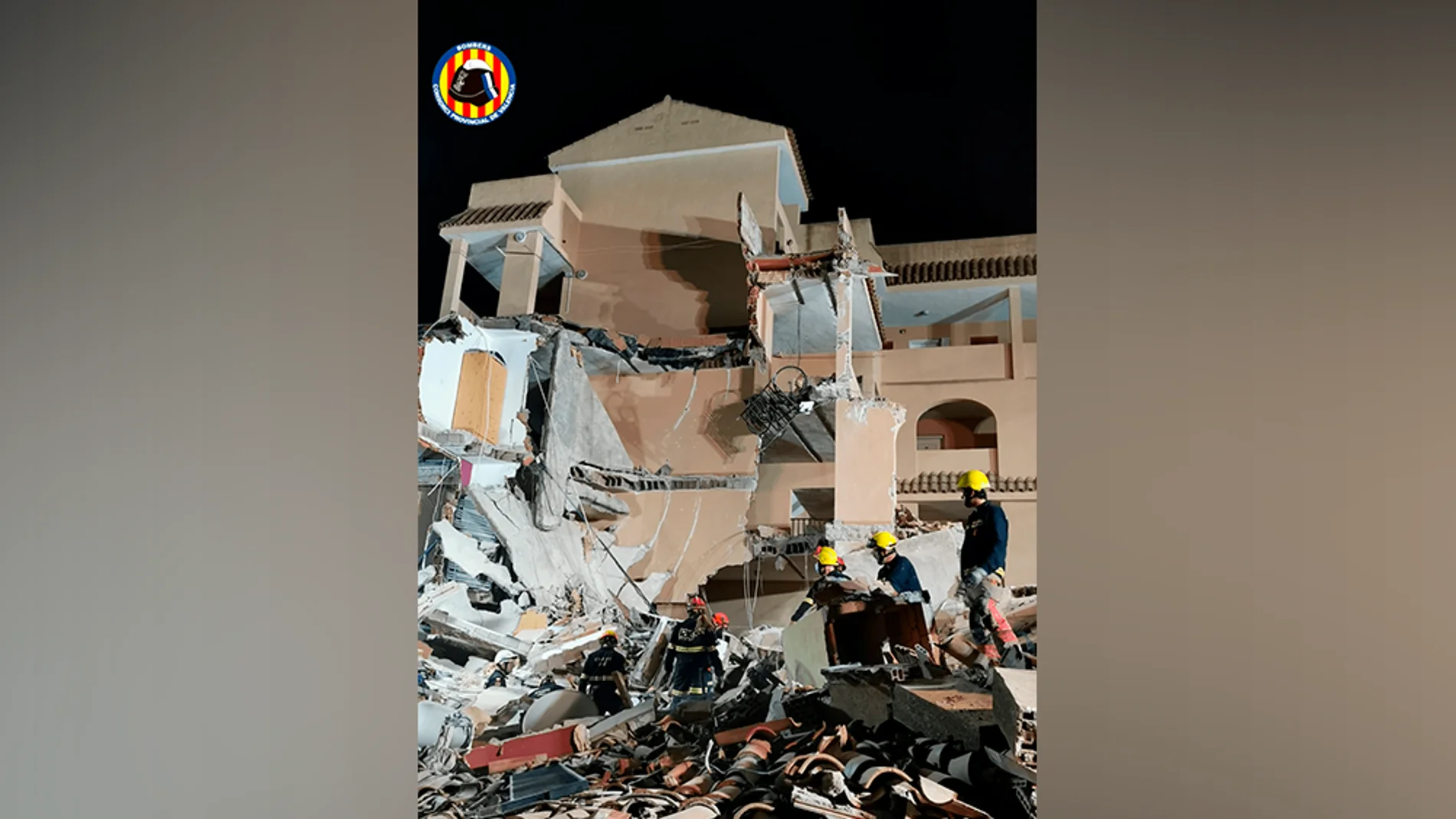 Imagen del edificio de la urbanización Font Nova tras el derrumbe