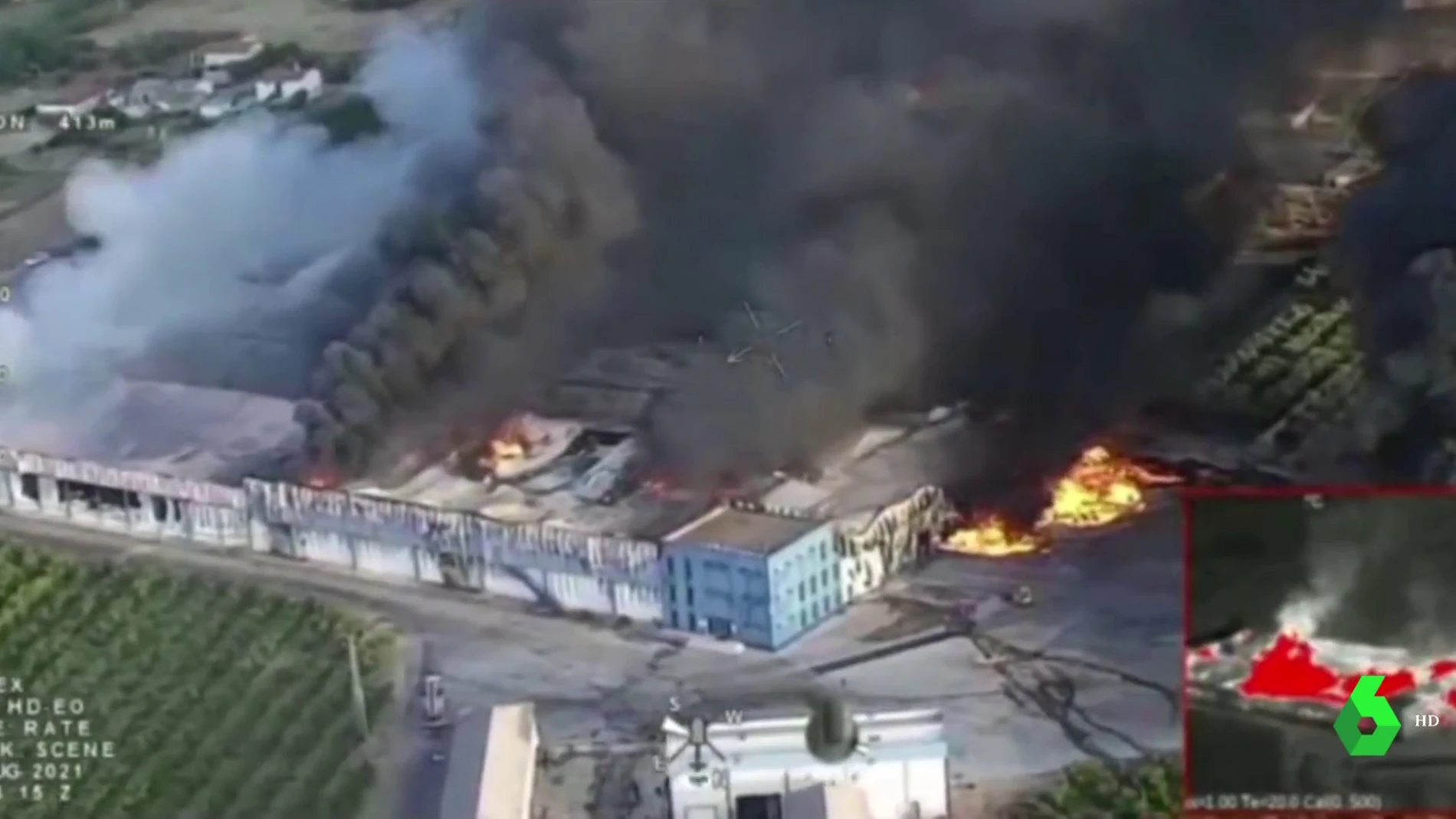 Arden cinco millones de kilos de fruta de una empresa de Mérida en un incendio que sigue activo