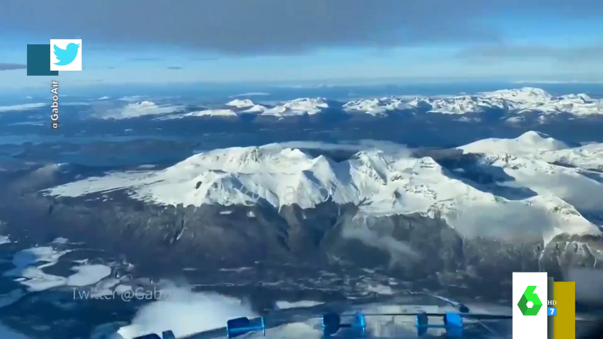 El espectacular momento en el que un avión aterriza en el fin del mundo