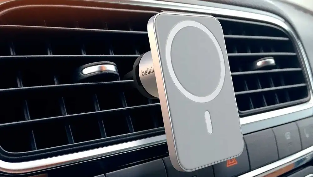 Este nuevo soporte de iPhone para el coche es compatible con MagSafe