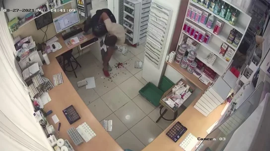 Apuñalan 30 veces a un farmacéutico en un macabro robo en Barcelona Apuñalan 30 veces a un farmacéutico en un macabro robo en Barcelona