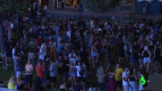 Los irresponsables nos siguen poniendo en riesgo a todos pese a que España alcanza la mayor cifra de muertes de la quinta ola de COVID Los irresponsables nos siguen poniendo en riesgo a todos pese a que España alcanza la mayor cifra de muertes de la quinta ola de COVID