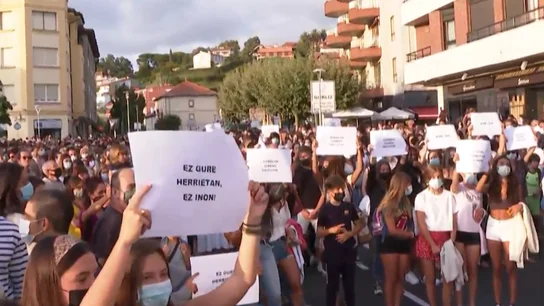 Concentración contra la presunta agresión sexual múltiple a una menor en Plentzia Concentración contra la presunta agresión sexual múltiple a una menor en Plentzia