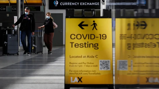 La UE saca a EEUU de la lista de países seguros y prohíbe los viajes turísticos por el aumento de casos de COVID-19 La UE saca a EEUU de la lista de países seguros y prohíbe los viajes turísticos por el aumento de casos de COVID-19