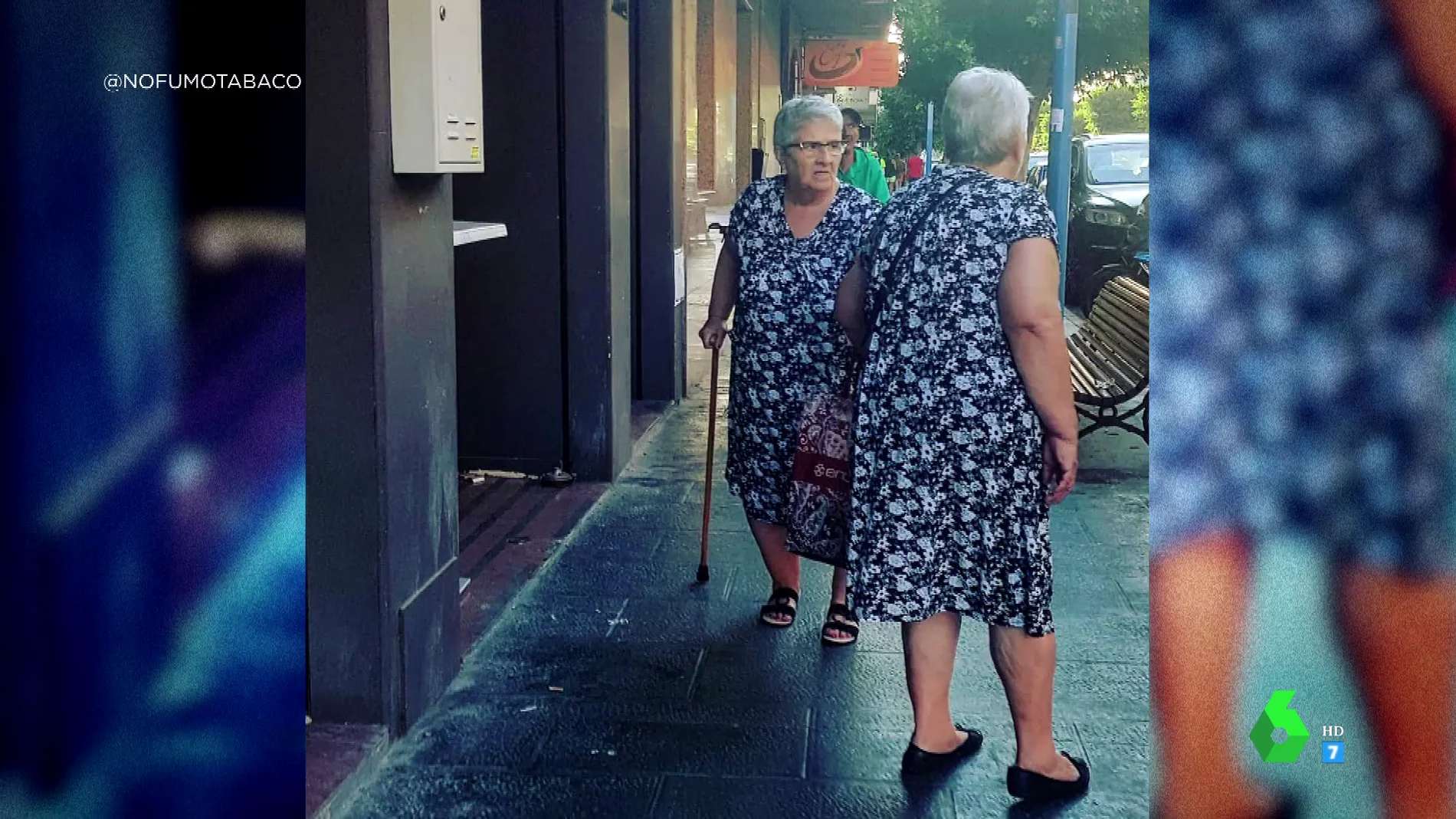 La sorprendente imagen viral de dos señoras que se encuentran con "su doble": "Un fallo en Matrix"