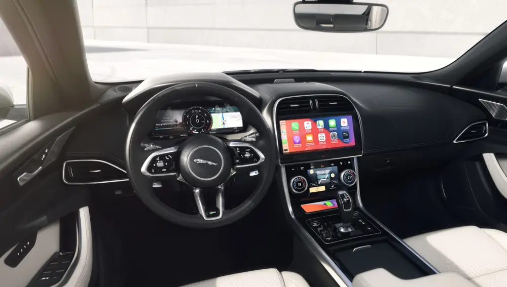 Jaguar XE y XF Dynamic Black