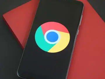 Navegador Chrome en un smartphone Navegador Chrome en un smartphone