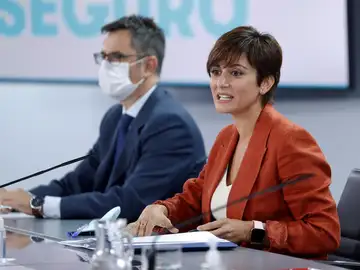 La portavoz del Gobierno y ministra de Política Territorial, Isabel Rodríguez y el ministro de la Presidencia, Félix Bolaños.