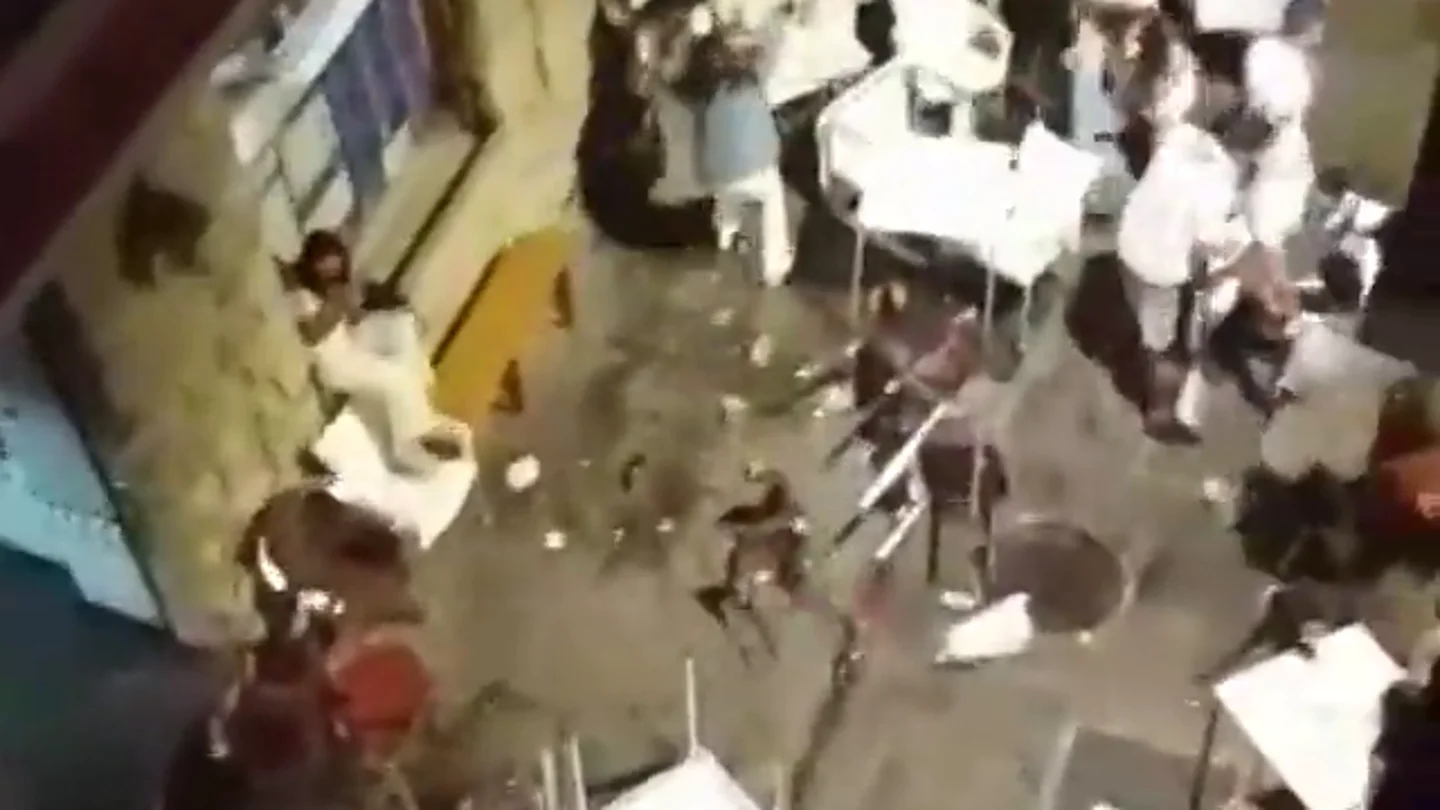 La Ertzaintza detiene a tres personas por desórdenes públicos tras los incidentes de Plentzia La Ertzaintza detiene a tres personas por desórdenes públicos tras los incidentes de Plentzia