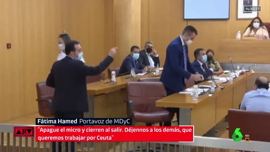 Los diputados de Vox en Ceuta abandonan el pleno después de que Vivas les dijera que "no consideran españoles a los musulmanes" Los diputados de Vox en Ceuta abandonan el pleno después de que Vivas les dijera que "no consideran españoles a los musulmanes"