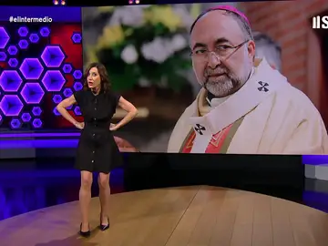 Cristina Gallego alucina con el arzobispo de Oviedo