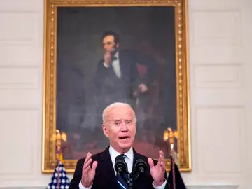 El presidente de Estados Unidos, Joe Biden, habla en conferencia de prensa en la Casa Blanca este jueves
