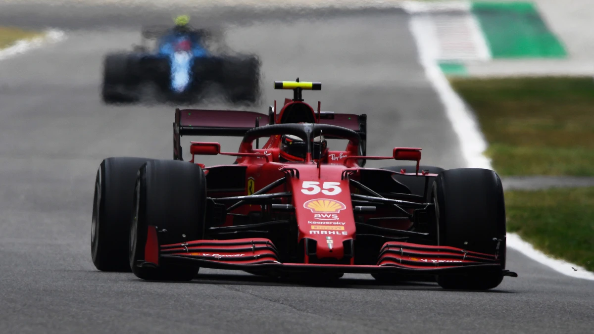 Carlos Sainz, con el Ferrari