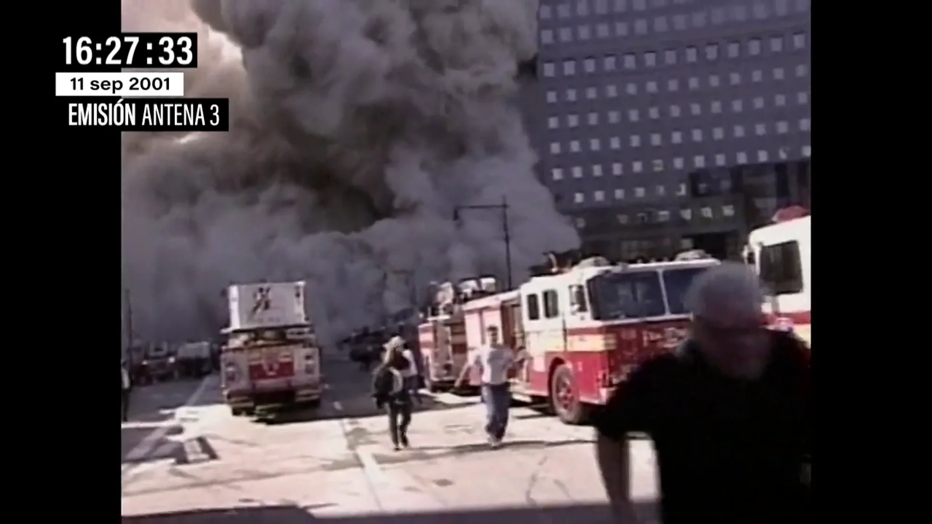 Este fue el momento en el que los bomberos huían el 11S mientras se derrumbaba una de las Torres Gemelas