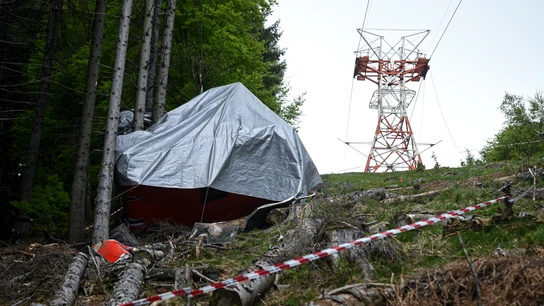 Imagen del teleférico caído que provocó la muerte de 14 personas en Italia Europa