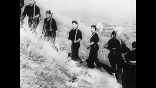 El "maquillaje" de Franco para ocultar sus campos de concentración: "Los piojos nos comían" El "maquillaje" de Franco para ocultar sus campos de concentración: "Los piojos nos comían"