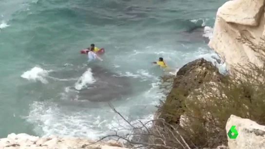 Muere la joven que cayó desde un mirador de 20 metros mientras se hacía un selfie en Benidorm Muere la joven que cayó desde un mirador de 20 metros mientras se hacía un selfie en Benidorm