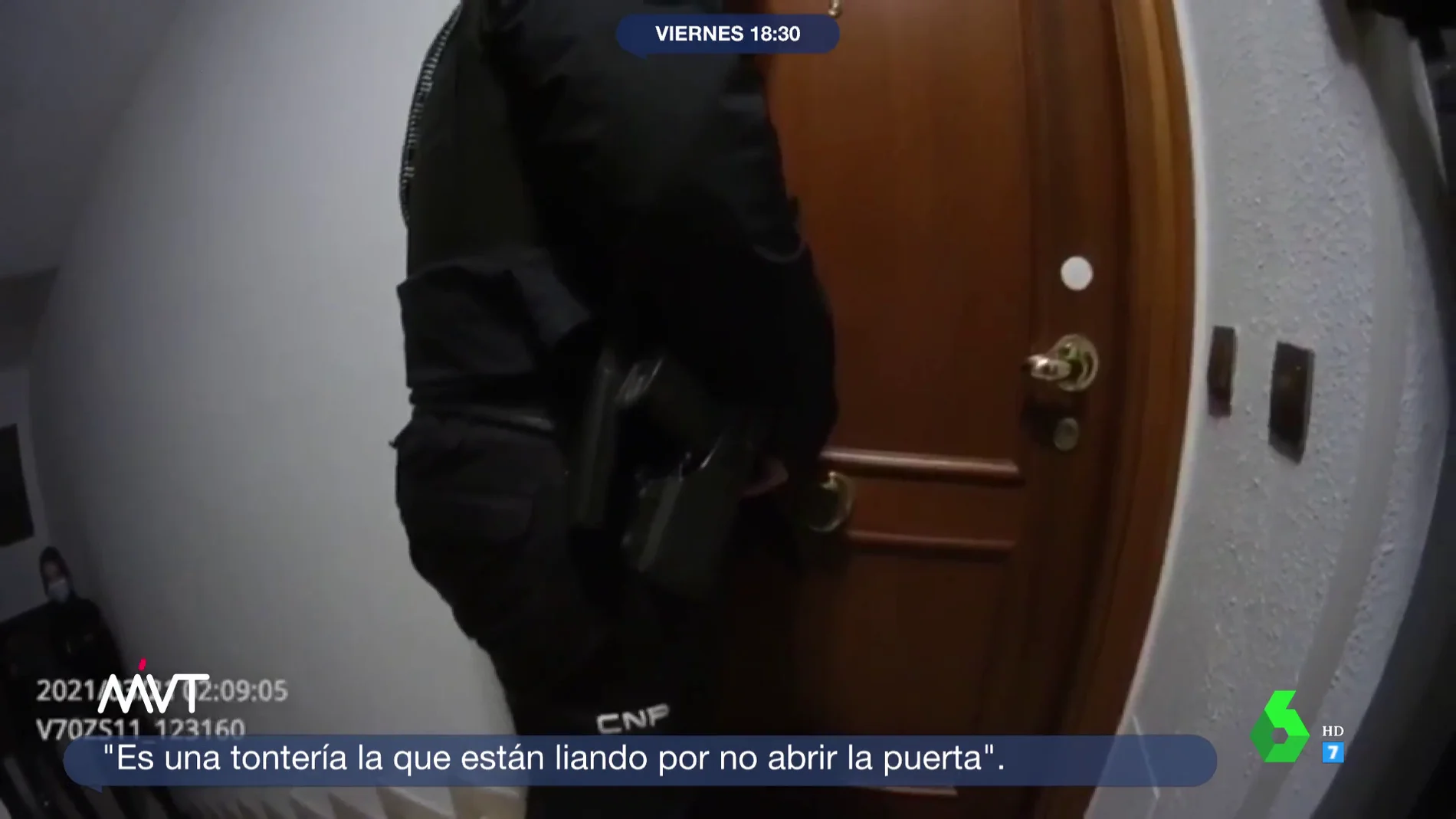 El inquilino del caso de la "patada en la puerta" pide 4 años de cárcel para los seis policías