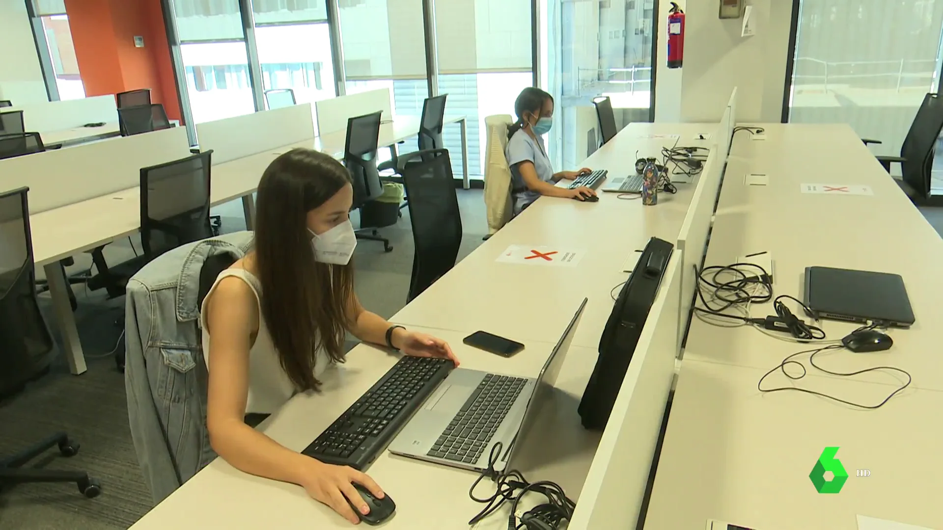 Mujeres trabajando en una empresa