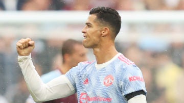 Cristiano celebra un gol con el Man U