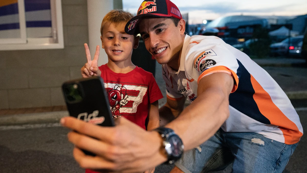 Márquez, con el pequeño Valentino