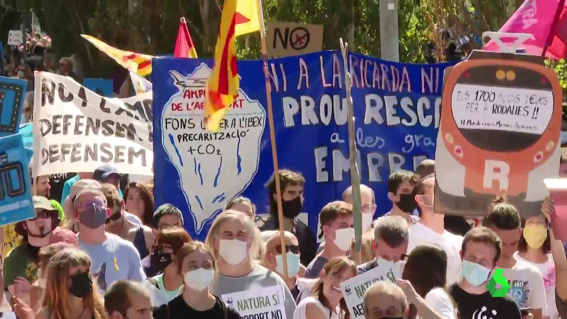 Movilizaciones en numerosos puntos de Barcelona en contra de la ampliación del Aeropuerto de El Prat