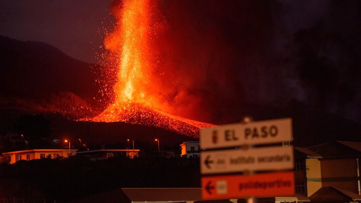 La erupción en La Palma, en plena actividad La erupción en La Palma, en plena actividad