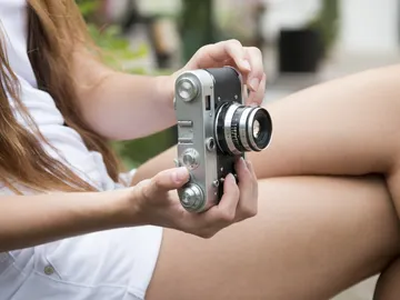 Estas son las posturas con las que es imposible salir mal en una foto sentado Estas son las posturas con las que es imposible salir mal en una foto sentado