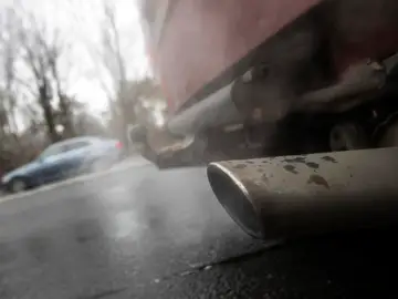 Un tubo de escape Un tubo de escape