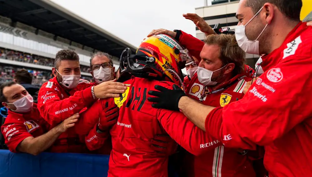 Carlos Sainz vuelve a subir al podio