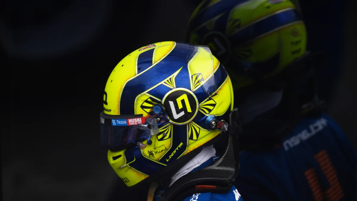 Lando Norris, oculto tras su casco