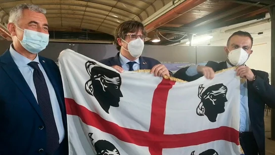 El expresidente catalán, Carles Puigdemont, con líderes independentistas en Cerdeña El expresidente catalán, Carles Puigdemont, con líderes independentistas en Cerdeña