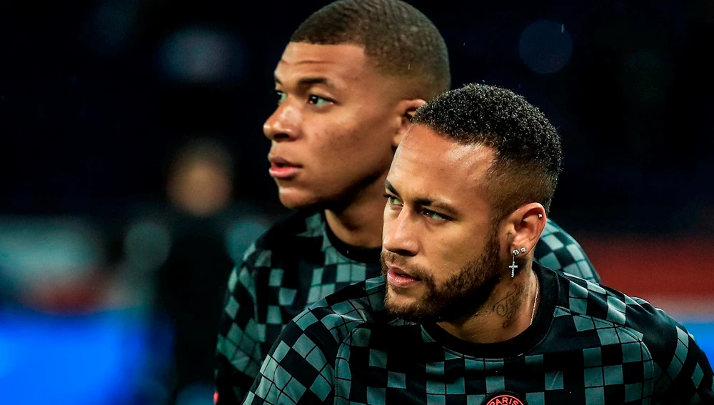 Cazan a Mbappé criticando a Neymar en el banquillo del PSG: "A mí no me la  pasa"