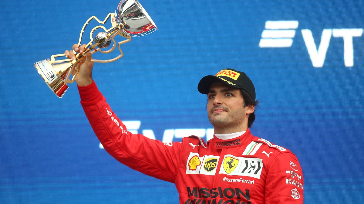 Carlos Sainz, en un podio