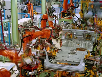 Línea de fabricación de coches, crisis de los semiconductores Línea de fabricación de coches, crisis de los semiconductores