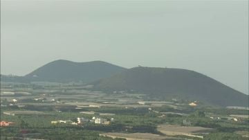 El volcán de La Palma deja de echar humo este lunes alrededor de las 10 de la mañana