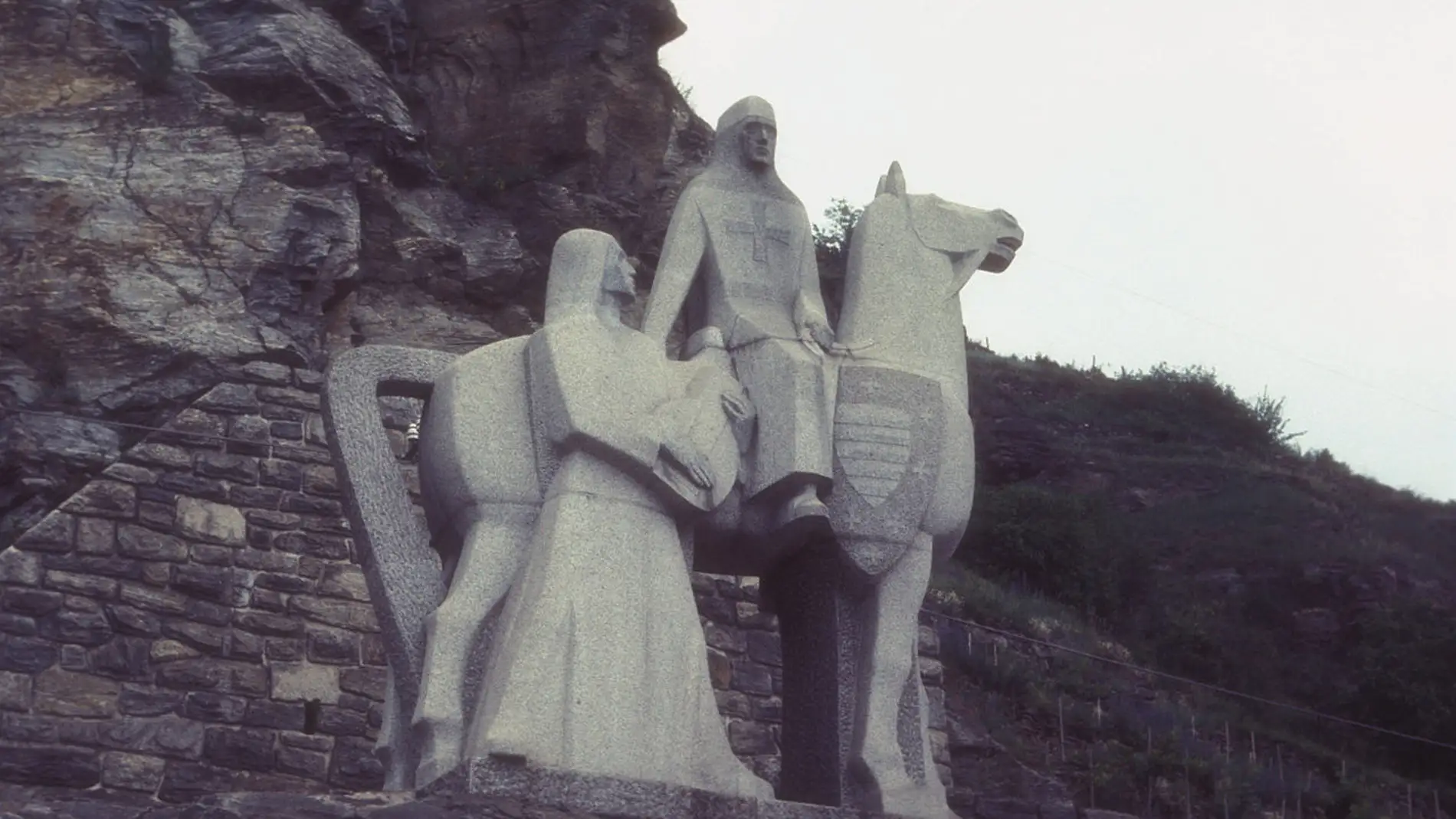 Estatua de Blondel de Nesle y Ricardo I Ruinas del castillo de Dürnstein