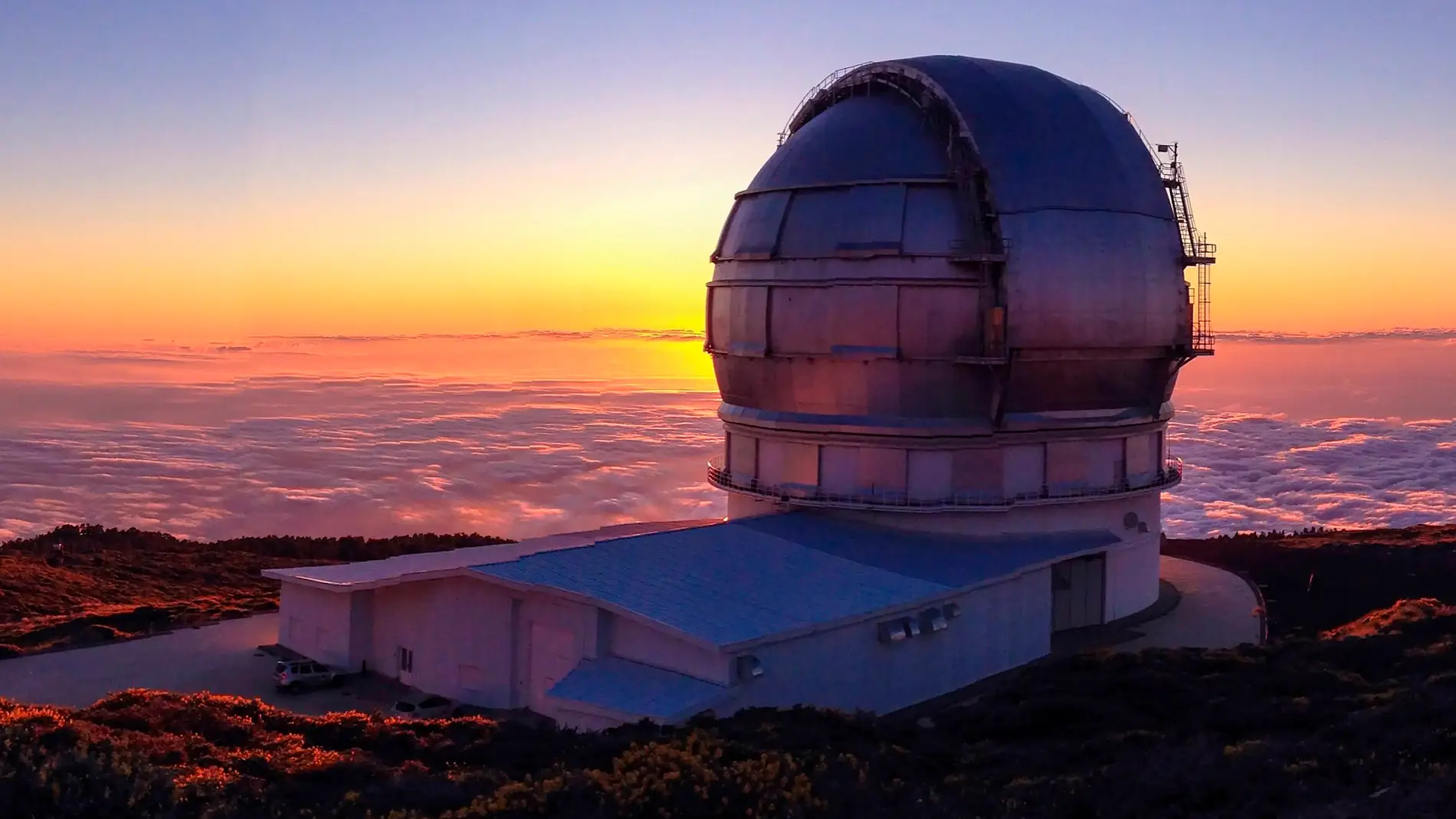 La ceniza del volcan obliga a cerrar los telescopios del IAC en La Palma