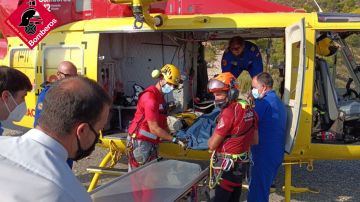 Los bomberos rescatan el cuerpo sin vida de un escalador en Alicante