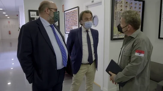 Alberto Chicote pone contra las cuerdas al director del colegio San Patricio en 'Te lo vas a comer' Alberto Chicote pone contra las cuerdas al director del colegio San Patricio en 'Te lo vas a comer'