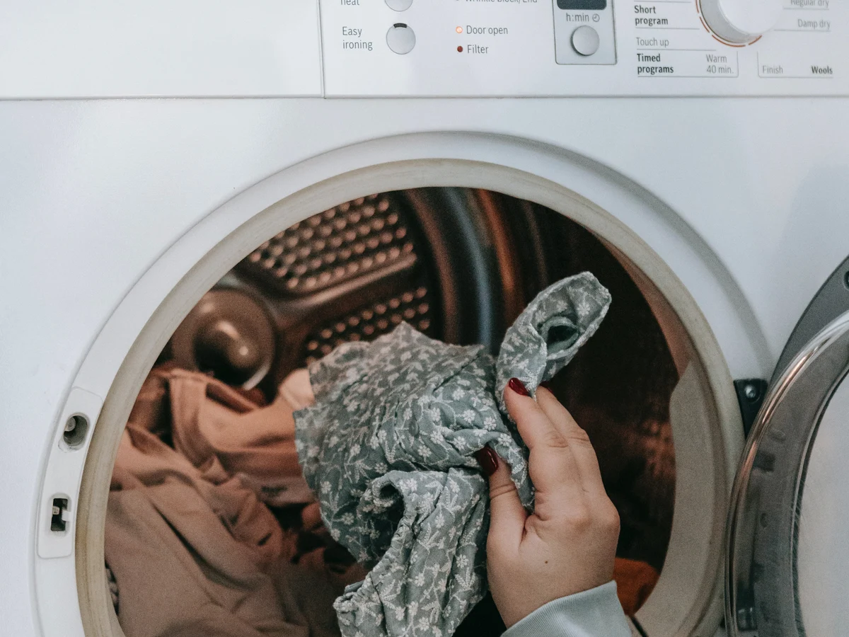 Como limpiar la lavadora para acabar con la suciedad y los malos olores