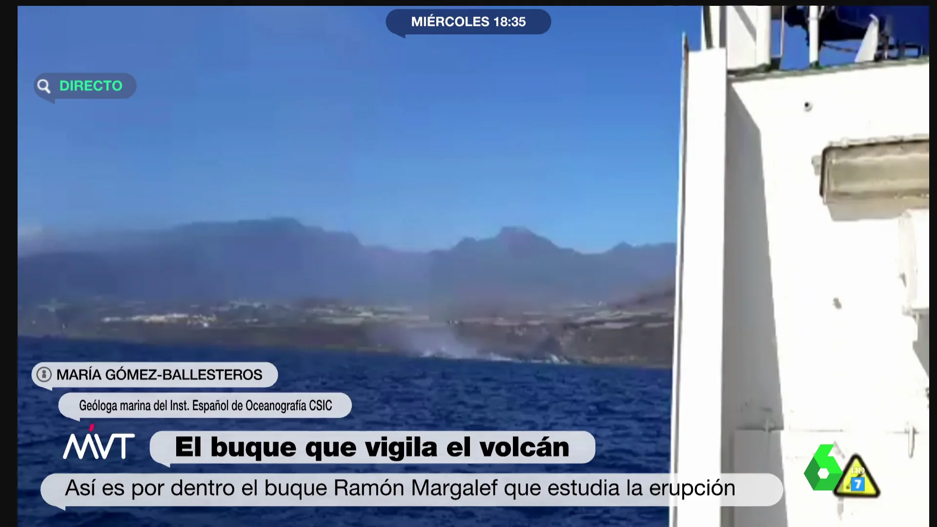 Así vivieron desde el buque más cercano la caída de la lava al mar