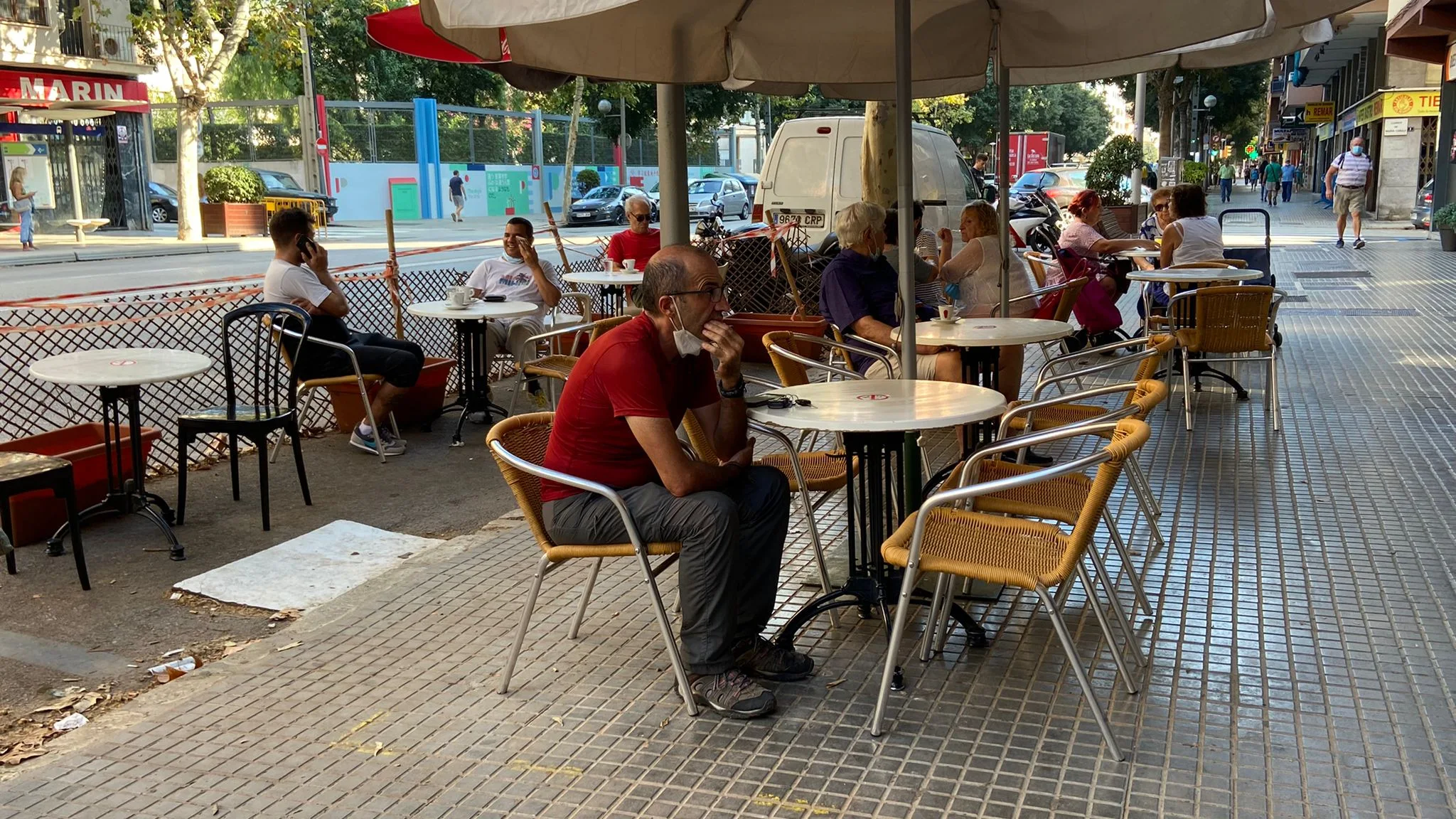 Una terraza de un bar de la Calle Aragón de Palma. 