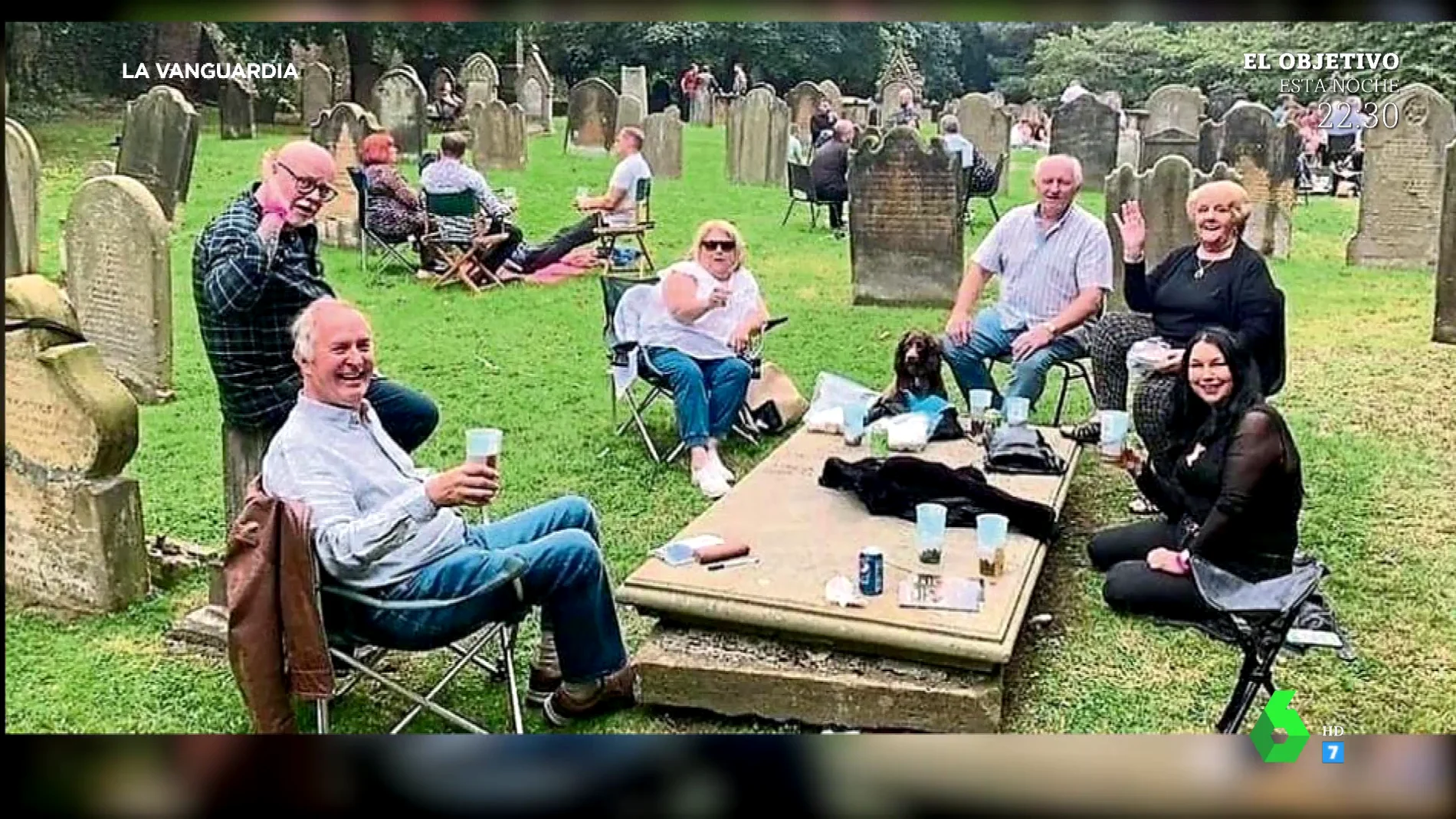 Un cura británico organiza un 'botellón' de cuatro días en un cementerio